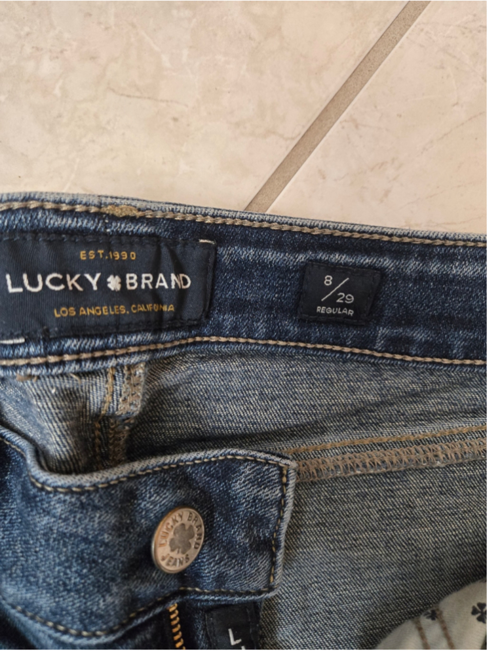 Lucky Brand Womens Slight Flare Jeans Size 8/29 Regular - Picture 3 of 6